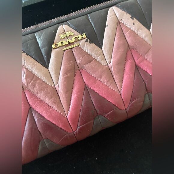 Coach Wallet Quilted handbag I’d coin purse Oxblood ACCORDION ZIP OMBRE F31954) - Picture 1 of 11